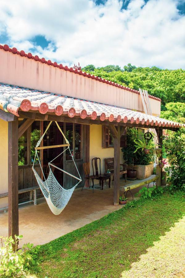 国頭郡 ソモス Bed & Breakfast エクステリア 写真